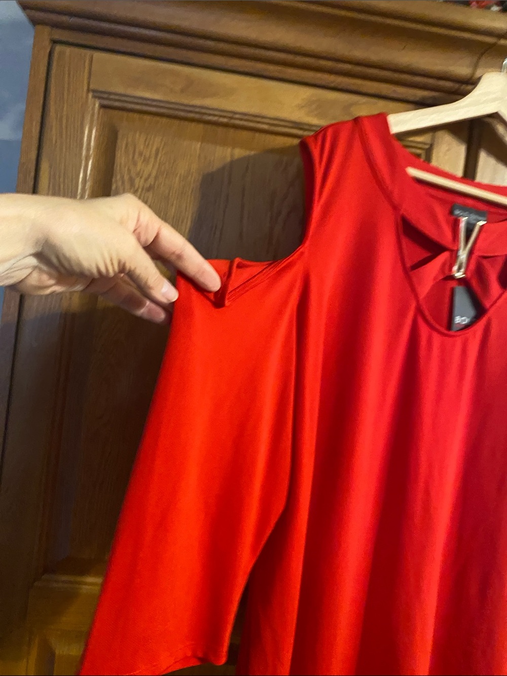 BOLD elements Red Cold-Shoulder Keyhole Blouse - Picture 6 of 9